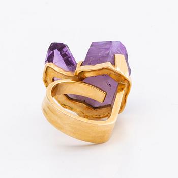 REY URBAN RING 18K gold w amethyst crystal approx 20 x 15 mm, Stockholm 1975, original box.