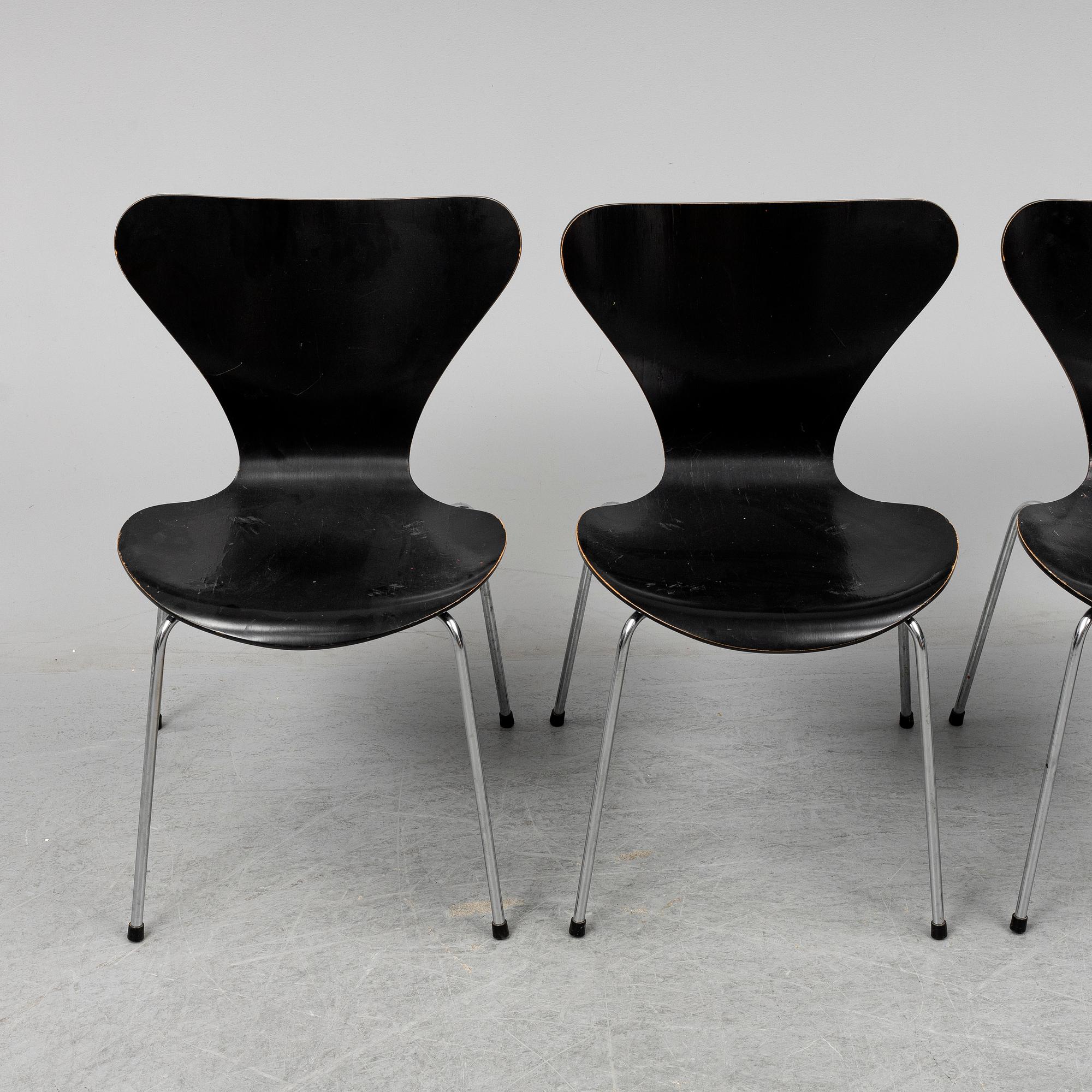 ARNE JACOBSEN, four 'Series 7' chairs from Fritz Hansen, Denmark, 1974.