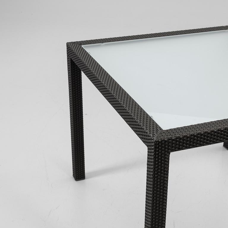 Trädgårdsbord, Dedon, 2000-tal.
