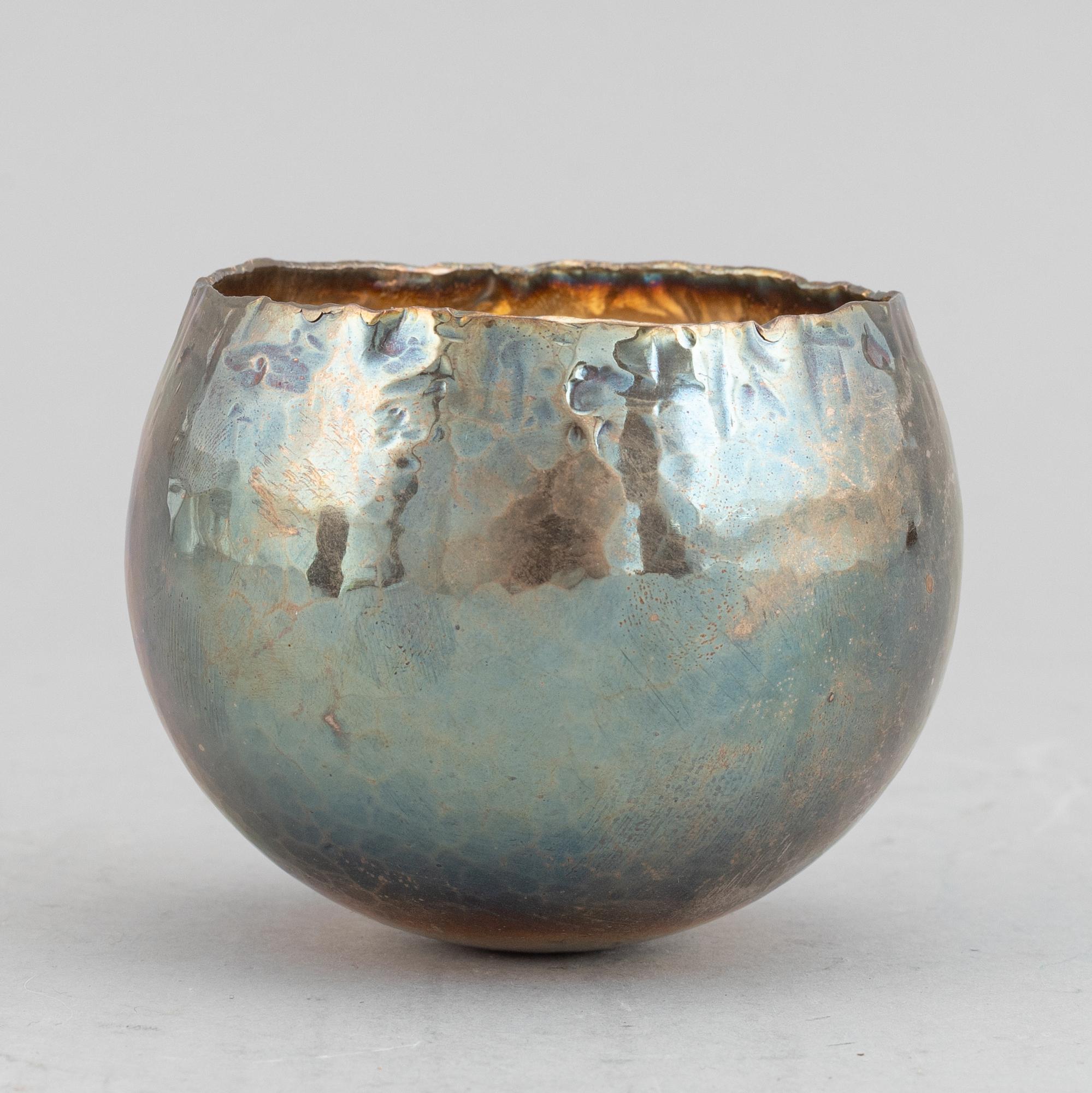 A sterling silver tumbler by Ray Urban, Stockholm, 1975.