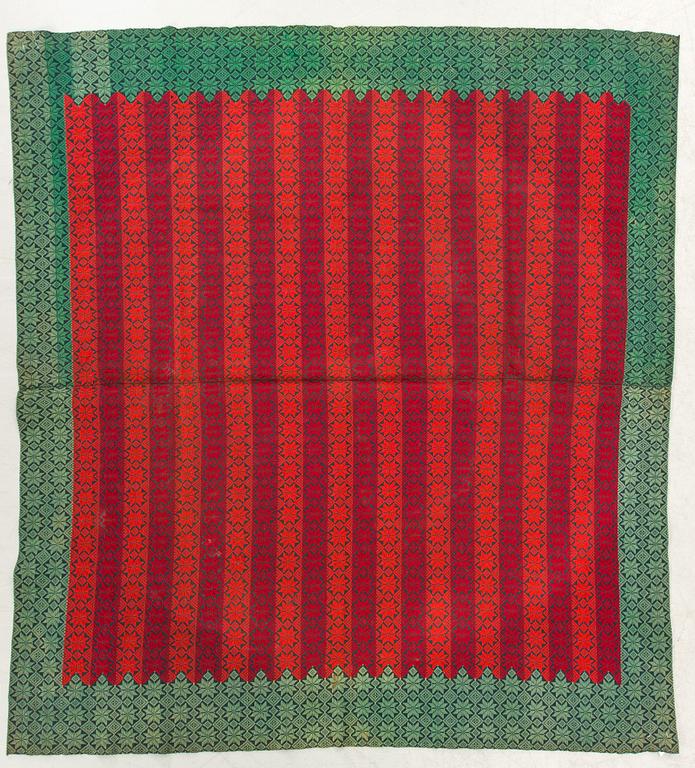 A Swedish upphämta quilt around 1900 ca 173 x 136 cm.