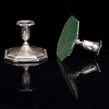 LJUSSTAKAR, ett par, silver. 1900-talets första hälft.