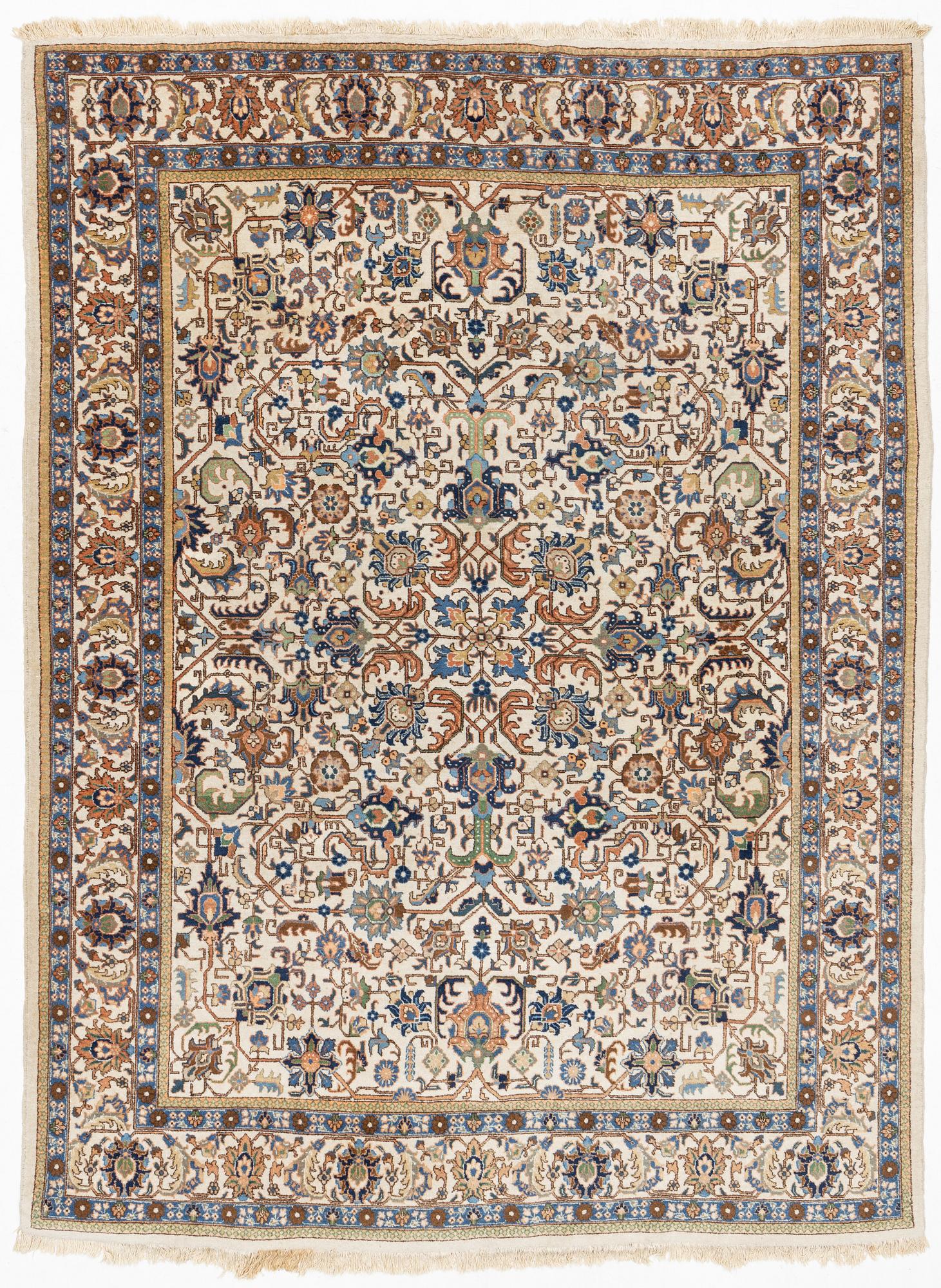 Matta, Täbris, Antik/Semiantik. 364 x 281 cm.