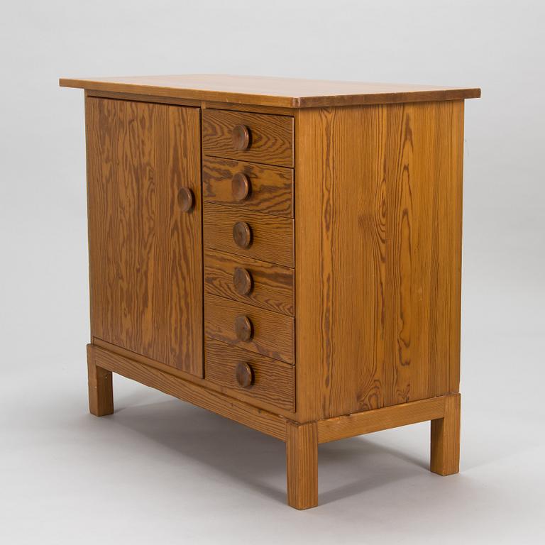 A 1940s cupboard'4133/a  by Artek design, for O.Y. Huonekalu- ja Rakennustyötehdas A.B.