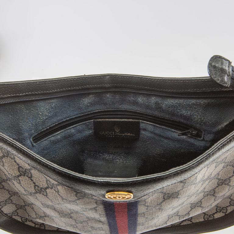 Gucci, Väska/Pouch "Microguccissima Wallet on Strap".