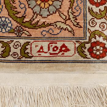 Matta, silke Hereke, ca 109 x 70 cm.