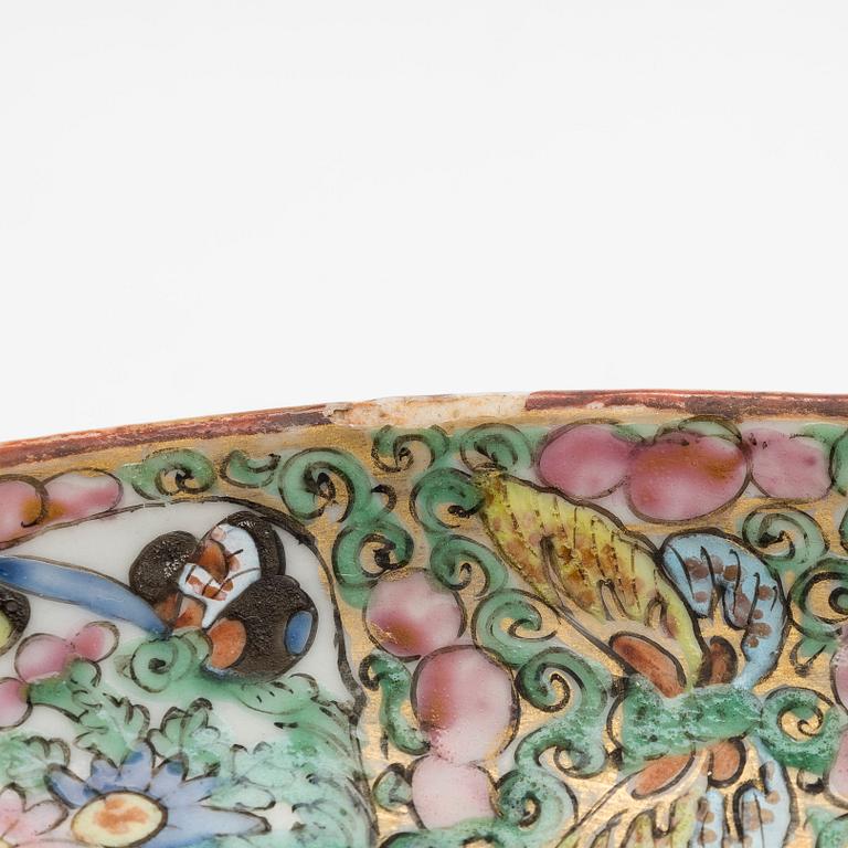 koristelautasia 4 kpl ja tarjoiluvati, Kiina, 1800-luku.