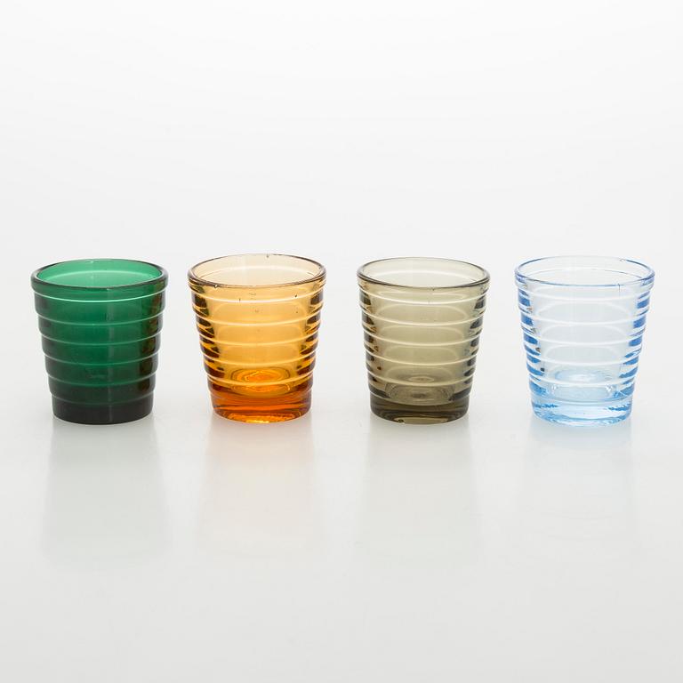 Aino Aalto, drinking glasses and plates, 4 + 4 pcs "Bölgeblick" for Karhula Glassworks, 1930s.