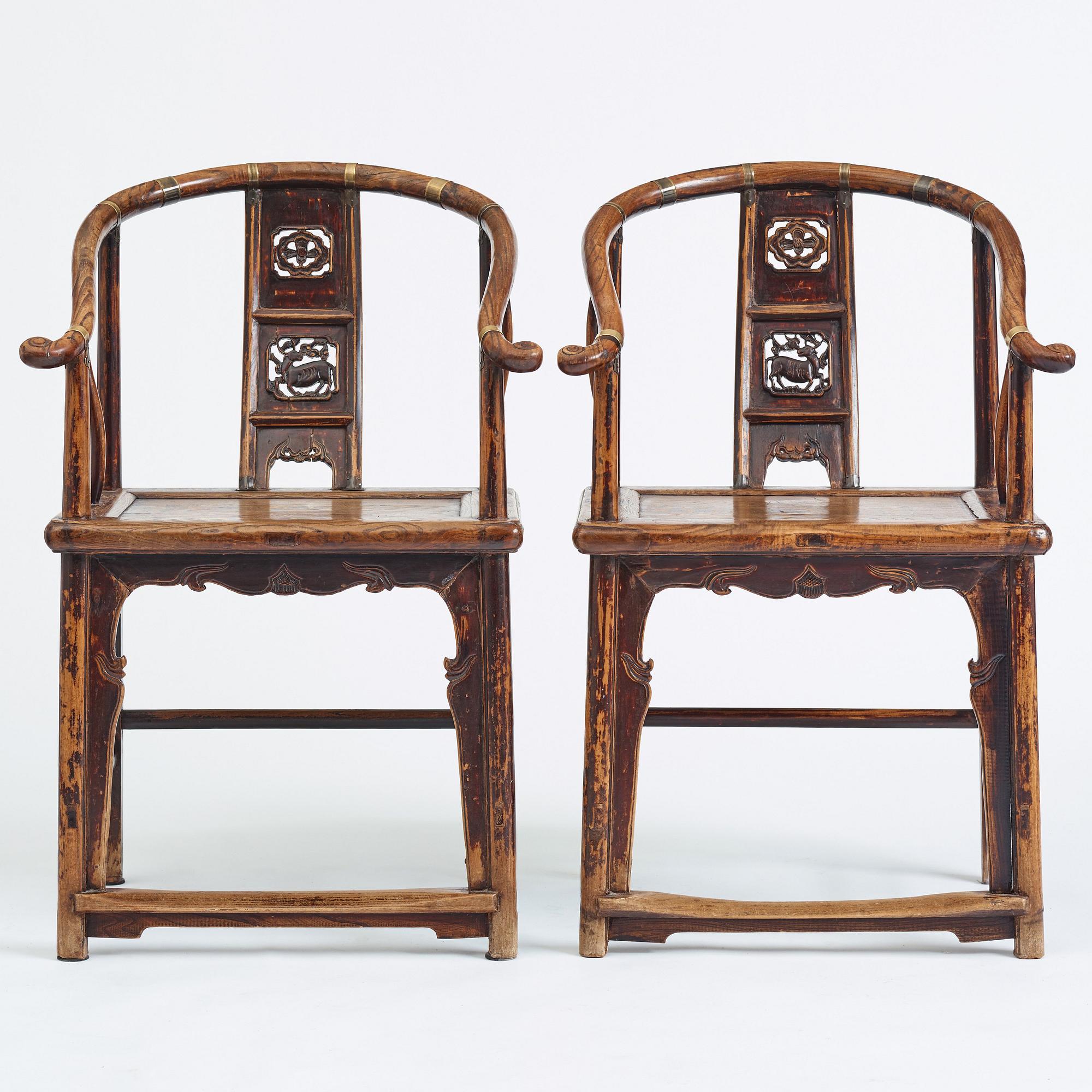Karmstolar, ett par, hardwood. Kina, Qingdynastin, 1800-tal.