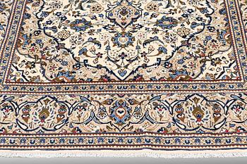 A carpet Kashan, around  295 x 193 cm.