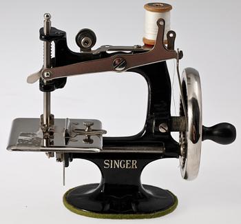 PARTI LEKSAKER, 15 delar, 1900-talets första hälft.