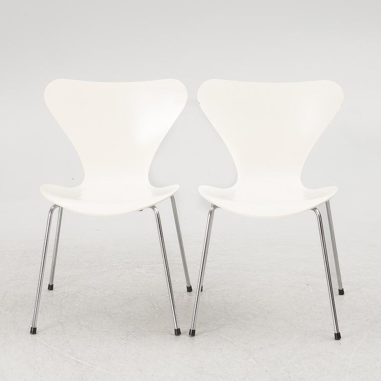 Arne Jacobsen, a set of eight model 'Seven' chairs, Fritz Hansen, Denmark 1990.