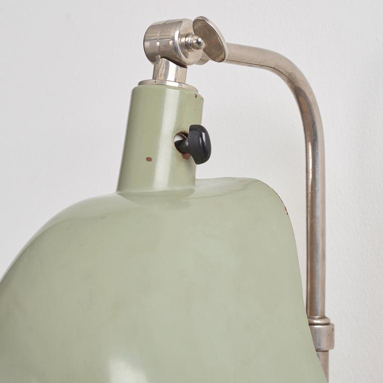 Gunnar Asplund, a wall lamp, "Typ 16". Provenance: The City Hall of Gothenburg, 1936. Probably executed by Arvid Böhlmarks Lampfabrik.