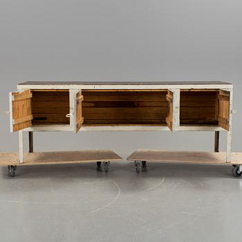SIDEBOARD, industri, 1900-talets mitt.