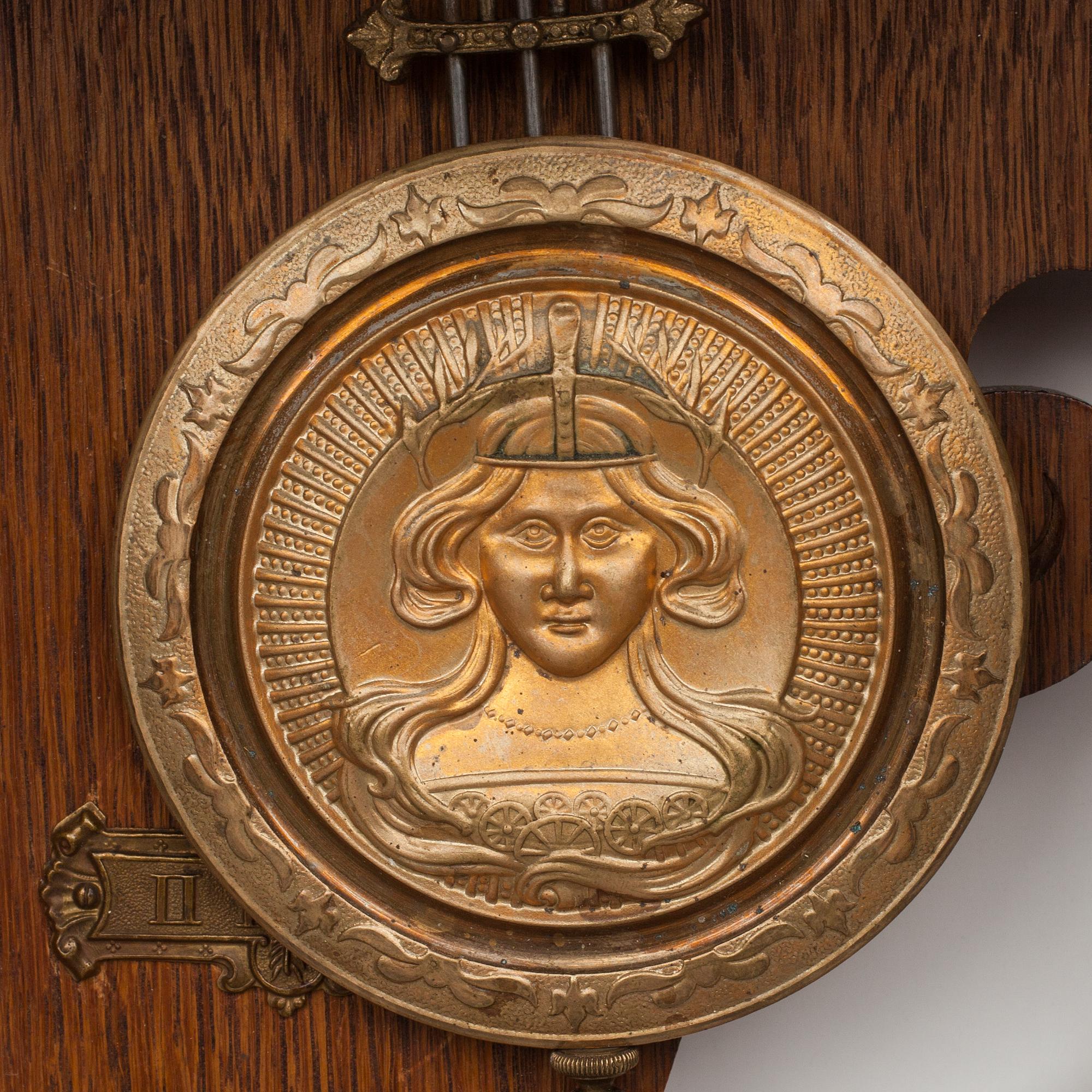 VÄGGPENDYL, nyrenässans. Gustav Bekker, Linköping. Omkring år 1900.