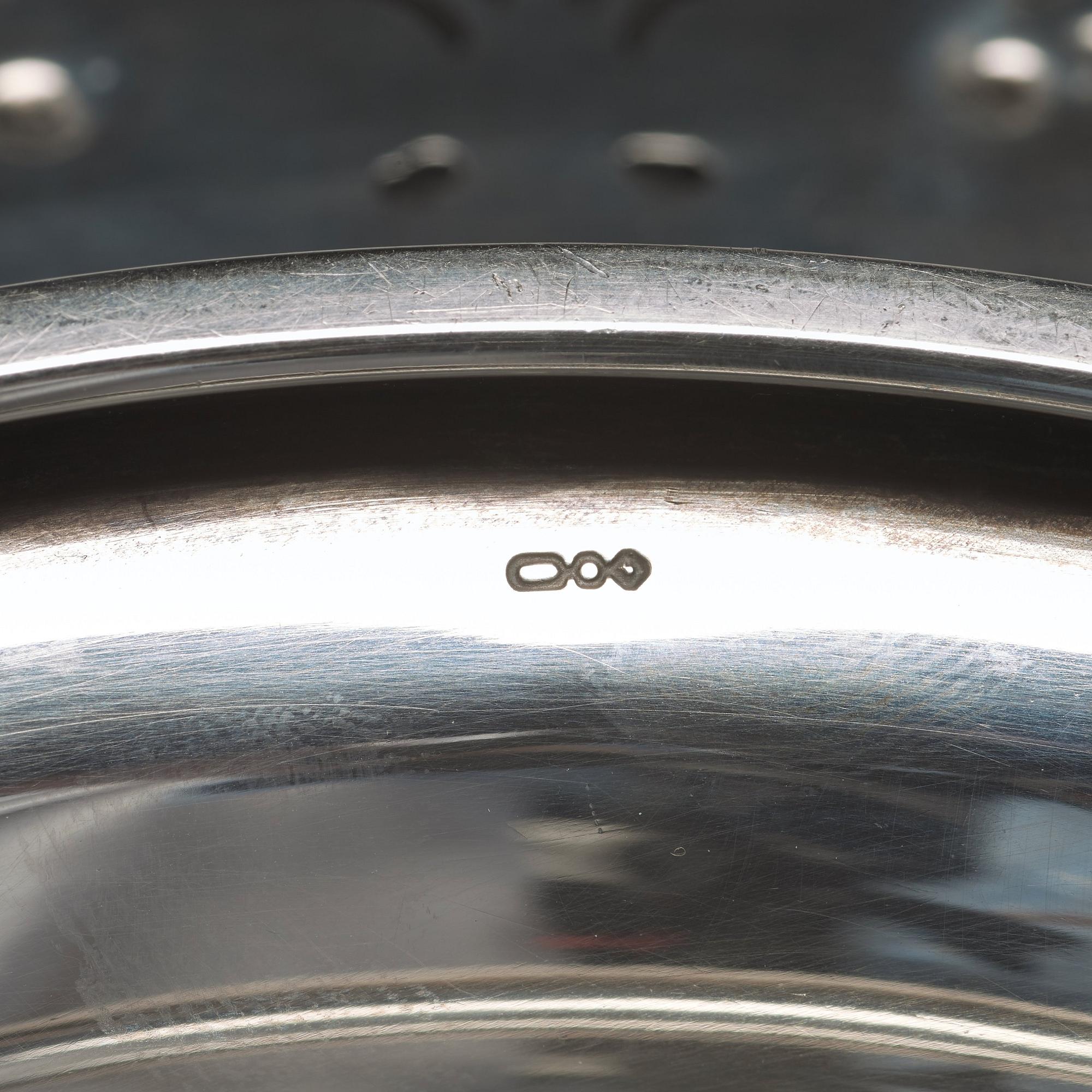 An Amarican late 19th century / early 20th century silver 925/1000 cake dish, marked JE Caldwell, Phila.