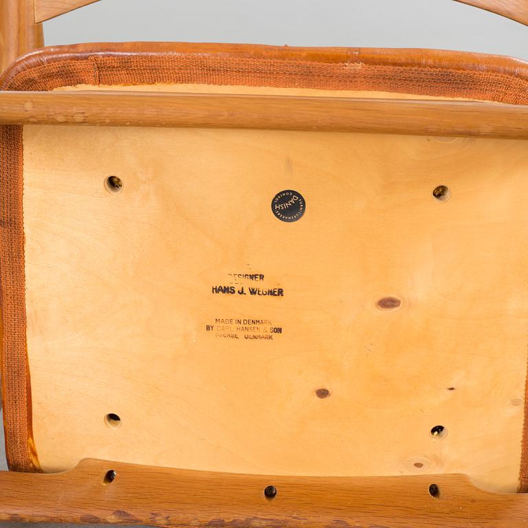 HANS J WEGNER, a pair of arm chairs for Carl Hansen & Son, model "CH35", third quarter of the 20th century.