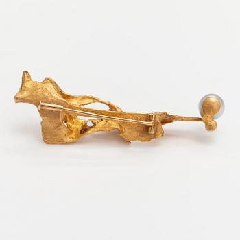 Björn Weckström, Rintaneula "Onnentaika", 14K kultaa, viljellyt helmet. Lapponia 1968.