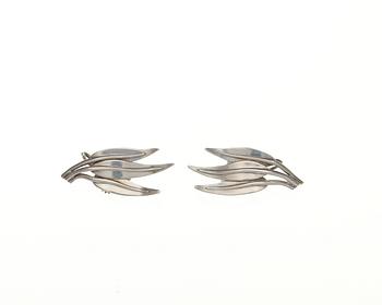 A Sigurd Persson silver brooch, Stockholm 1945 and a pair of earrings.