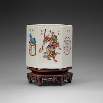 346. A famille rose hexagonal figure scene brushpot, Qing dynasty, 19th Century.