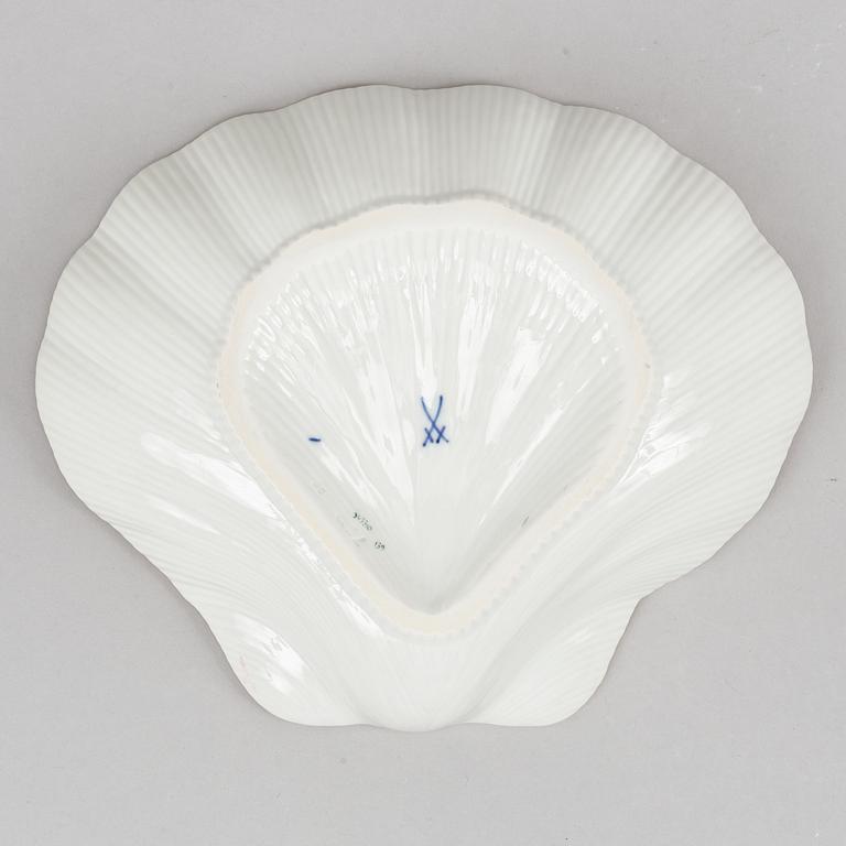 38 pieces, porcelain, Meissen, 1900's.