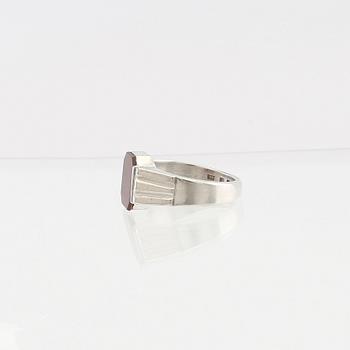 Wiwen Nilsson, ring silver med fasetterad karneol, Lund 1950.