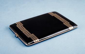 474. A CIGARETTE CASE IN ART DECO STYLE.