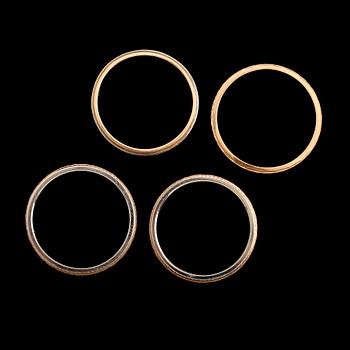 RINGAR, 4 st, 18 k guld, 1900-talets andra hälft. Vikt ca 18 gram.