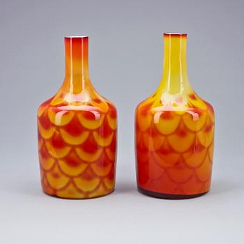 FLASKOR, ett par, glas, Elme glasbruk, 60-70-tal.