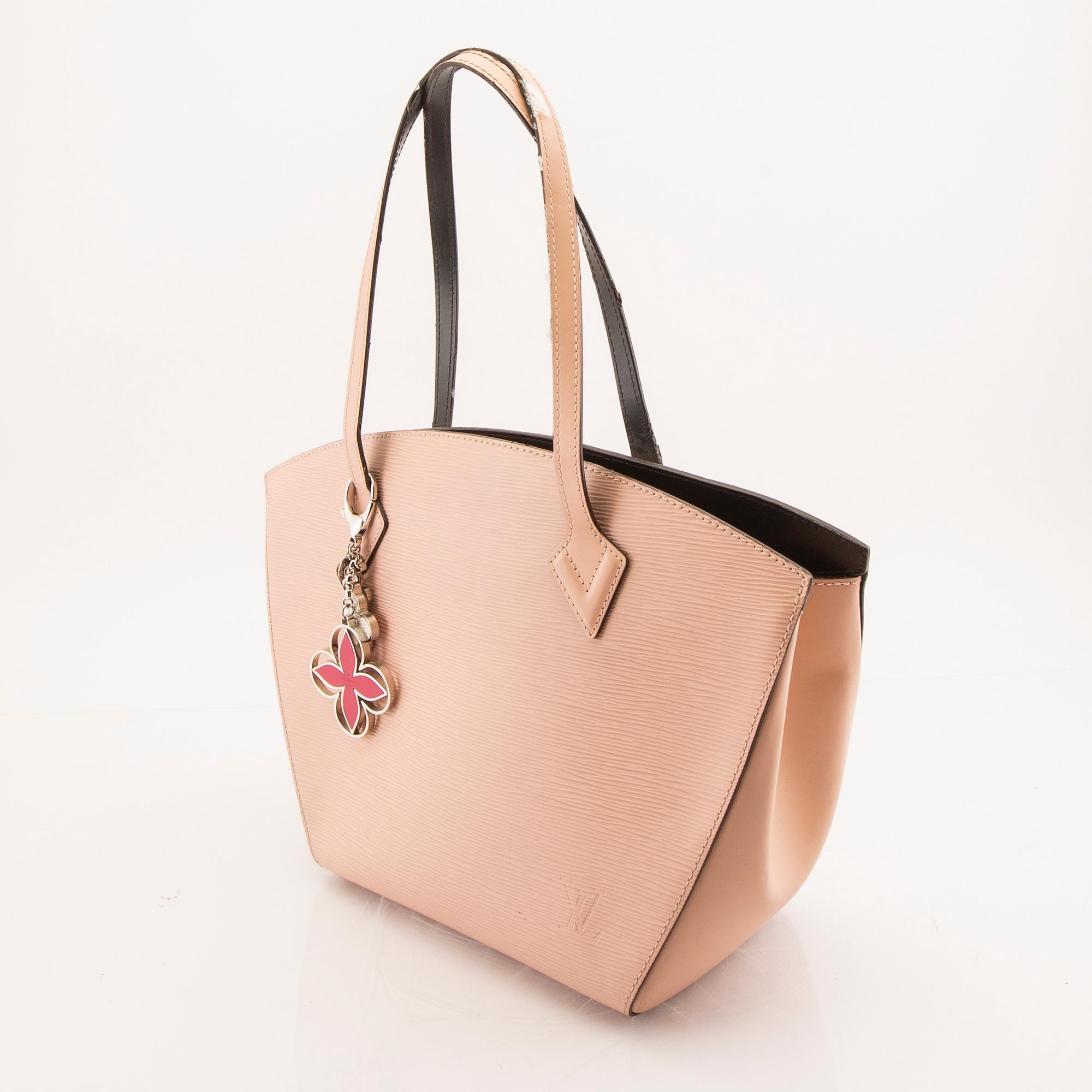 Louis Vuitton,