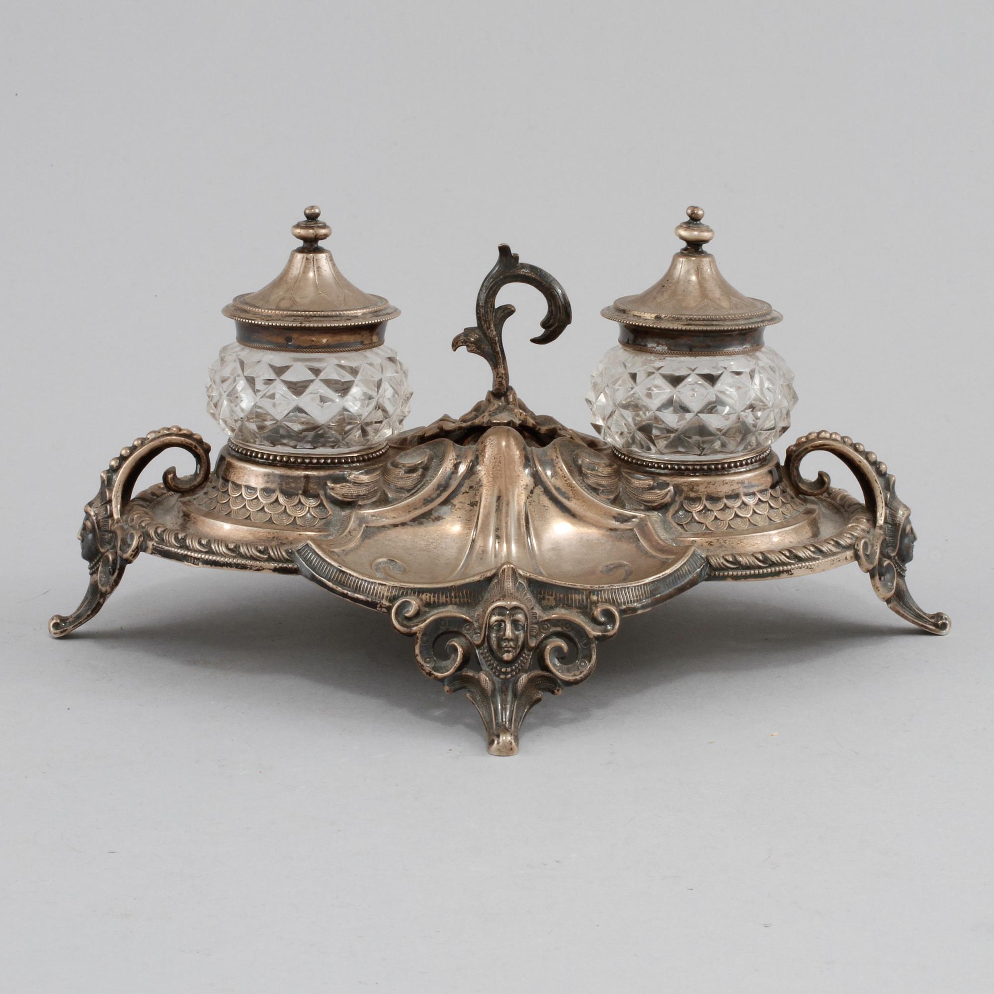 BORDSSURTOUT, glas samt silver, sent 1800-tal.
