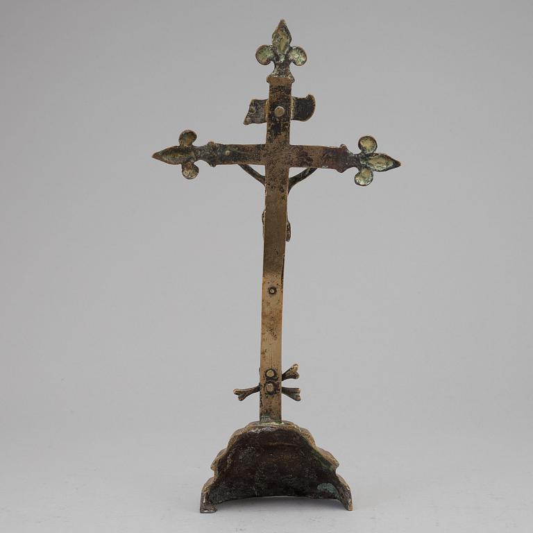 A BRONZE CRUCIFIX, 18th/19th century.