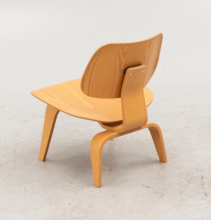 Charles & Ray Eames, armchair, "Plywood Group LCW", Vitra, 2008.