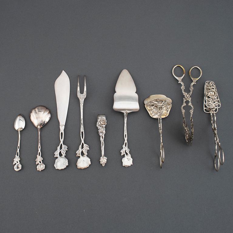 Tårtbestick, tårtgafflar, skedar mm, modell ”Rosen”, 33 delar, silver, GEWE, Malmö, 1960/70-tal.