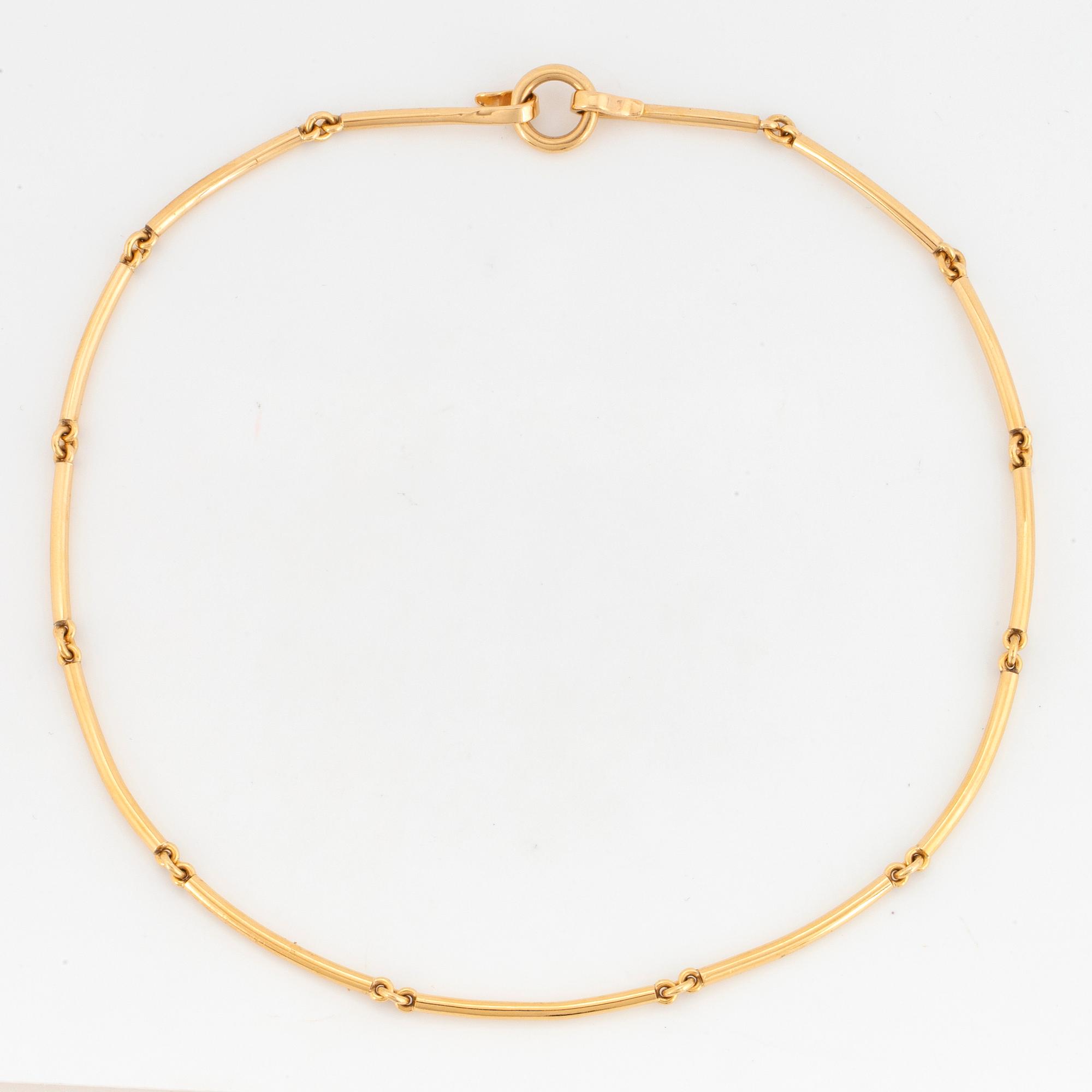 18K gold necklace.