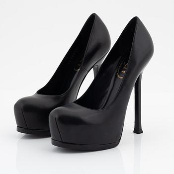 Yves Saint Laurent, a pair of black leather platform pumps, size 36 1/2.