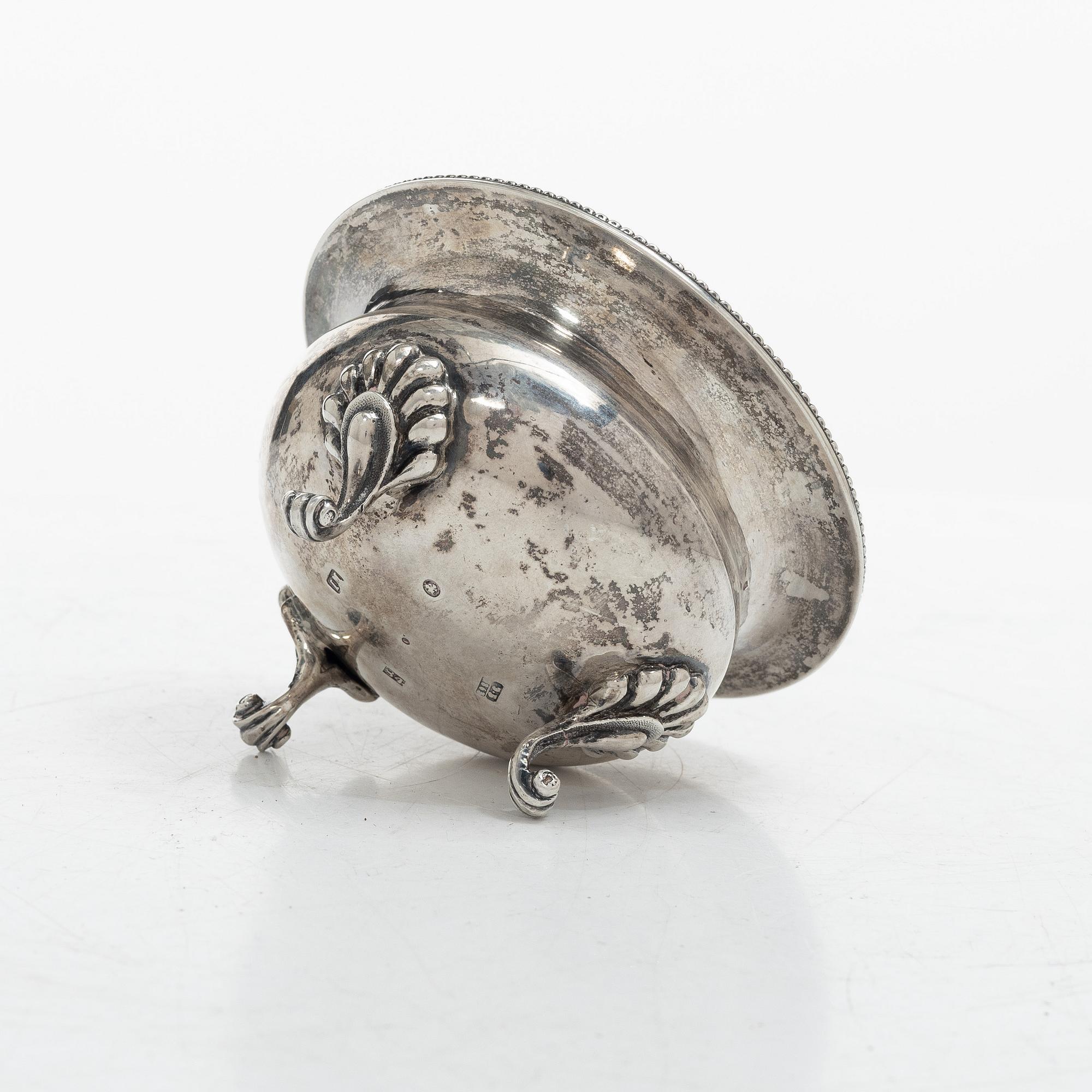 Skål, silver, S:t Petersburg 1863, kontrollmästarstämplad Edouard Fedorovich Brandenburg.