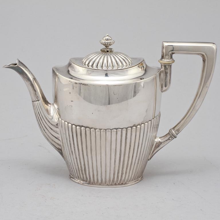 KANNA, silver, Sverige, imporstämplar samt Carl Söderqvist, Göteborg, 1920. Vikt 400 g.