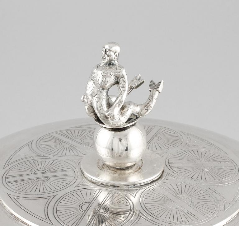 TERRIN, silver, Statens Hantverks och Konstindustriskola, Oslo, 1900-talets första hälft. Vikt ca 3047 g.