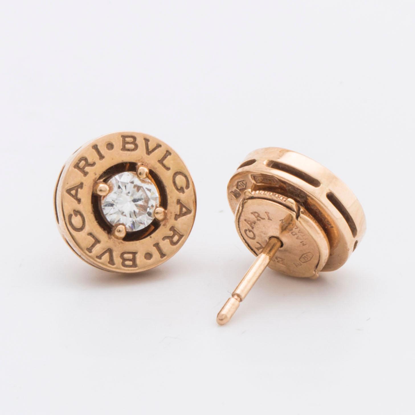 BVLGARI ÖRHÄNGEN 18K guld med 2 briljanter ca 0,40 ct totalt, "B.B." design, original ask och certifikat.