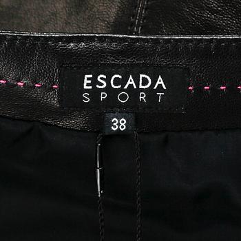 KJOL, Escada.