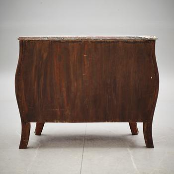 BYRÅ, rokokostil. 1900-tal.