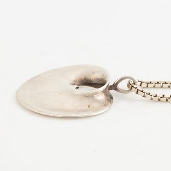 Vivianna Torun Bülow-Hübe, Pendant, sterling silver, by Georg Jensen, Denmark.