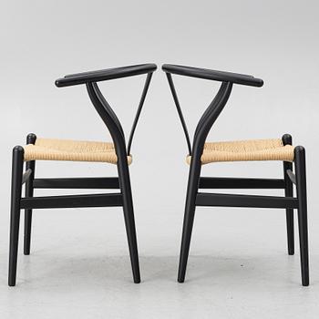Hans J. Wegner, chairs, a pair, "The Y Chair", Carl Hansen & Son, Denmark.