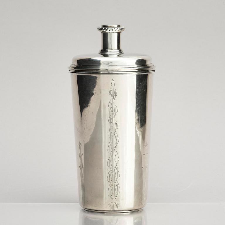 Atelier Borgila, a sterling silver coctailshaker, design Erik Fleming, Stockholm, Sweden 1949.