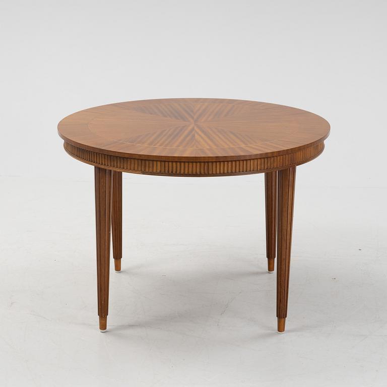 Svante Skogh, a mahogny veneered Swedish Modern coffee table, Förenades Möbler, Linköping, Sweden, 1940-tal.