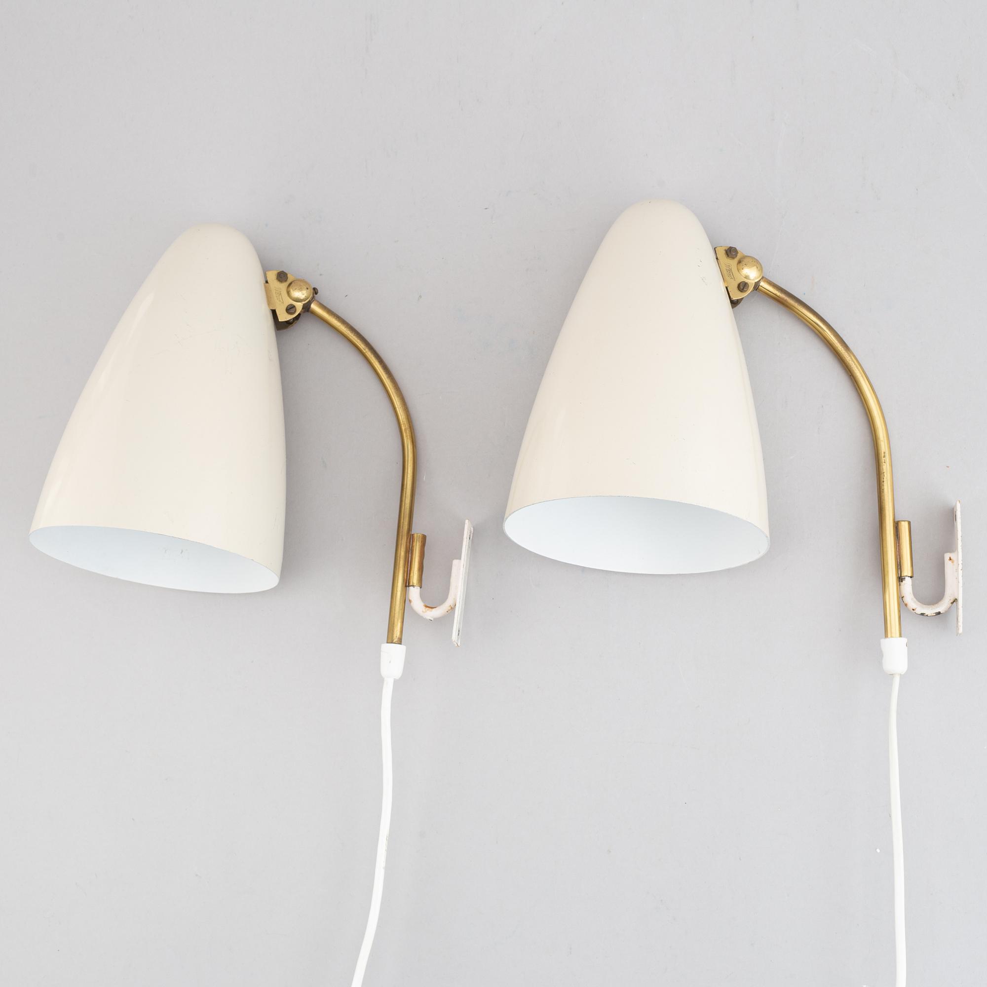 A pair of wall lights, model AH 43, produced by Itsu, 1950-60s.