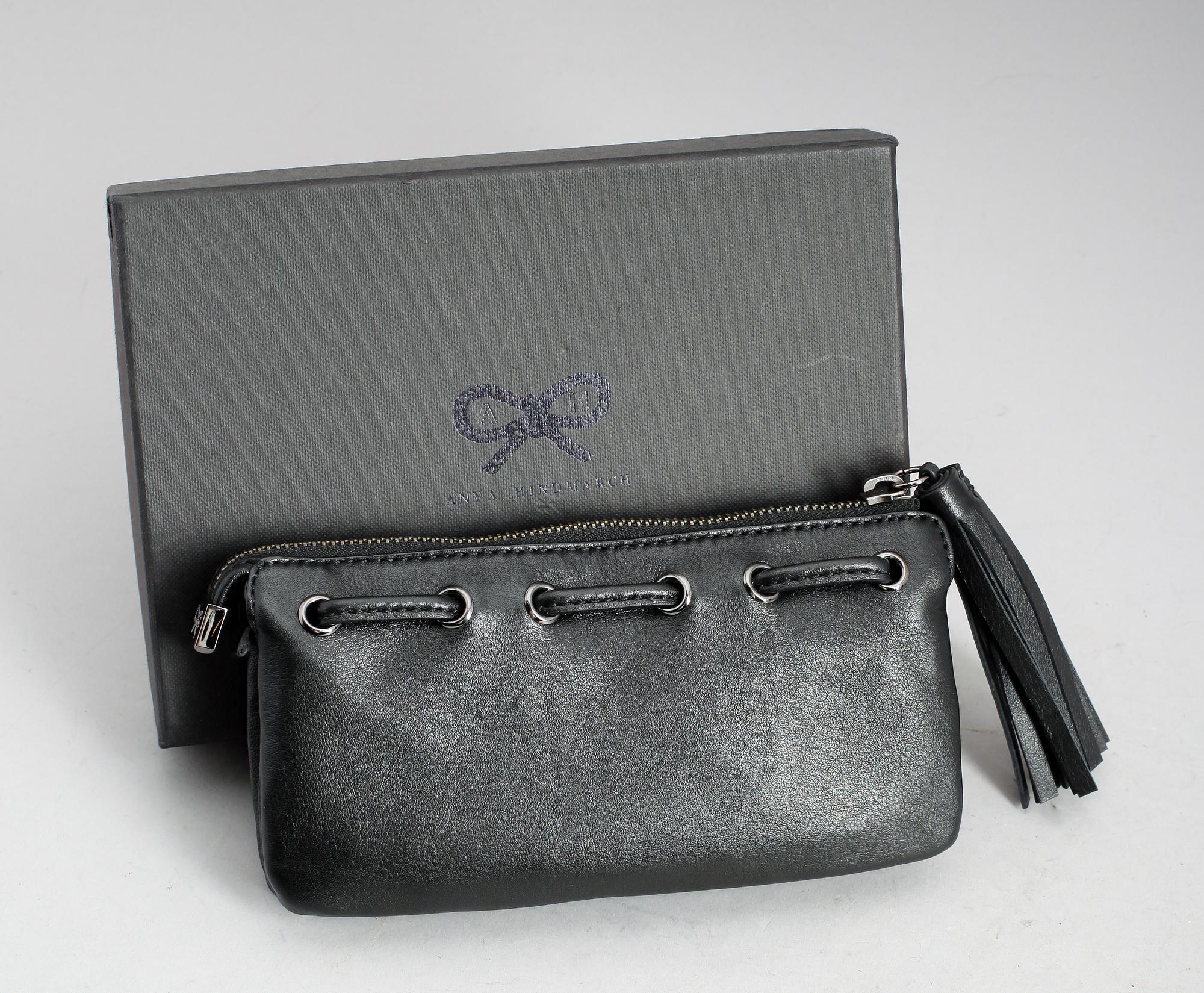VÄSKA/PLÅNBOK, Anya Hindmarch.