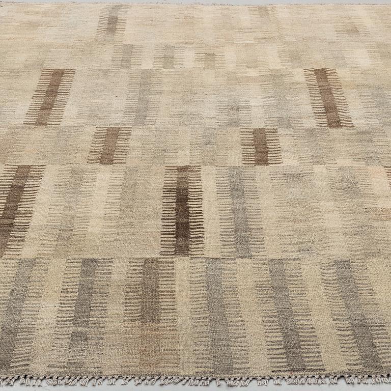 A CARPET Kilim, ca 247 x 170 cm.