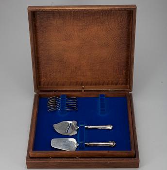 BESTICK, 32 delar, silver, "Chippendale", Auran Kultaseppä, Åbo 1990. Vikt tot. 1158,5 g.